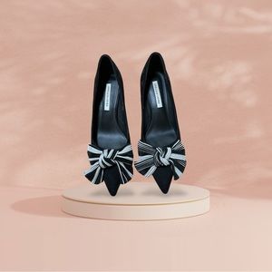 Elegant and chic kitten heels suede pumps US size 7